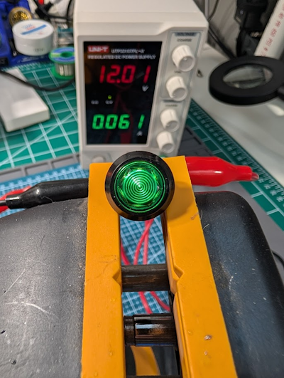 Power Supply with light connected